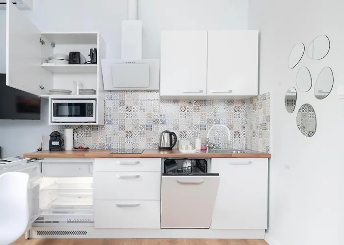 Sunny Wolczanska 53 With Parking - By Rentujemy דירה